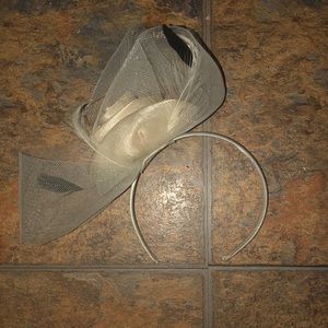 NWT white flower headband